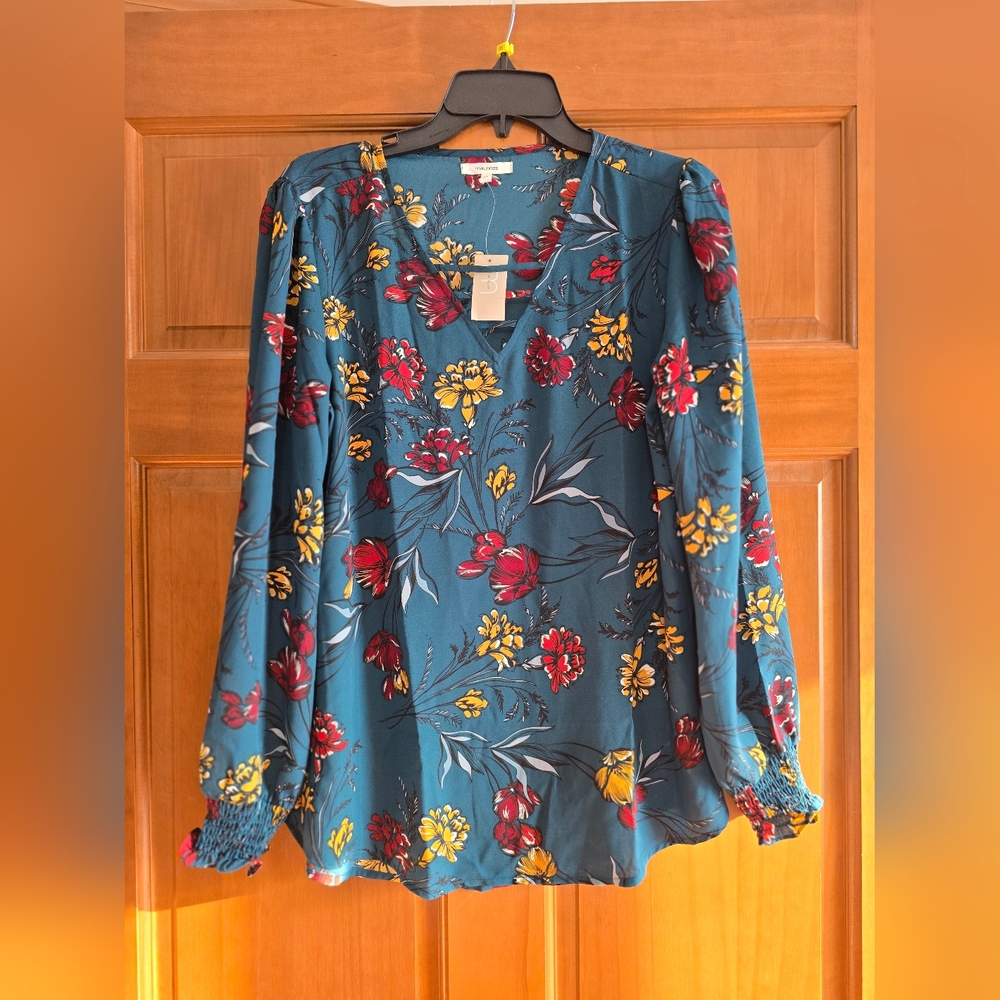 NWT- Maurices floral lattice neck smocked sleeve blouse